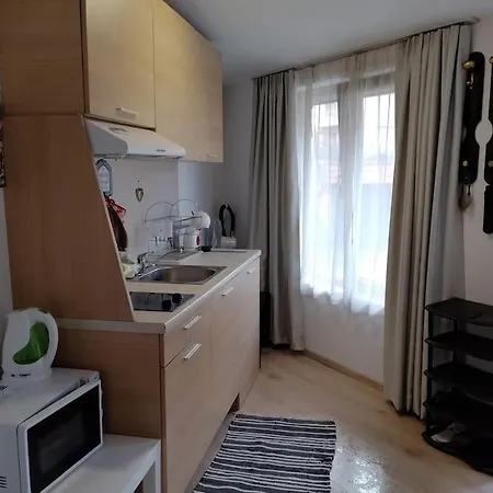 студио в близост до църквата и центъра на града Apartmán *